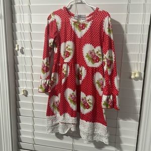 Girls size 5 heart dress with lace accented bottom and ruffle sleeve